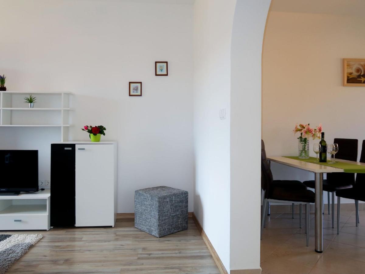 Apartment Rosic - Krk217 By Interhome Kornic Exterior photo